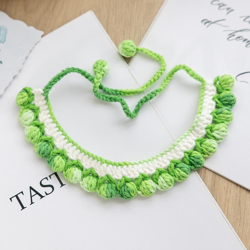 Hand-Knitted Snow White Pet Scarf for Cats and Dogs - Cute Photo Prop