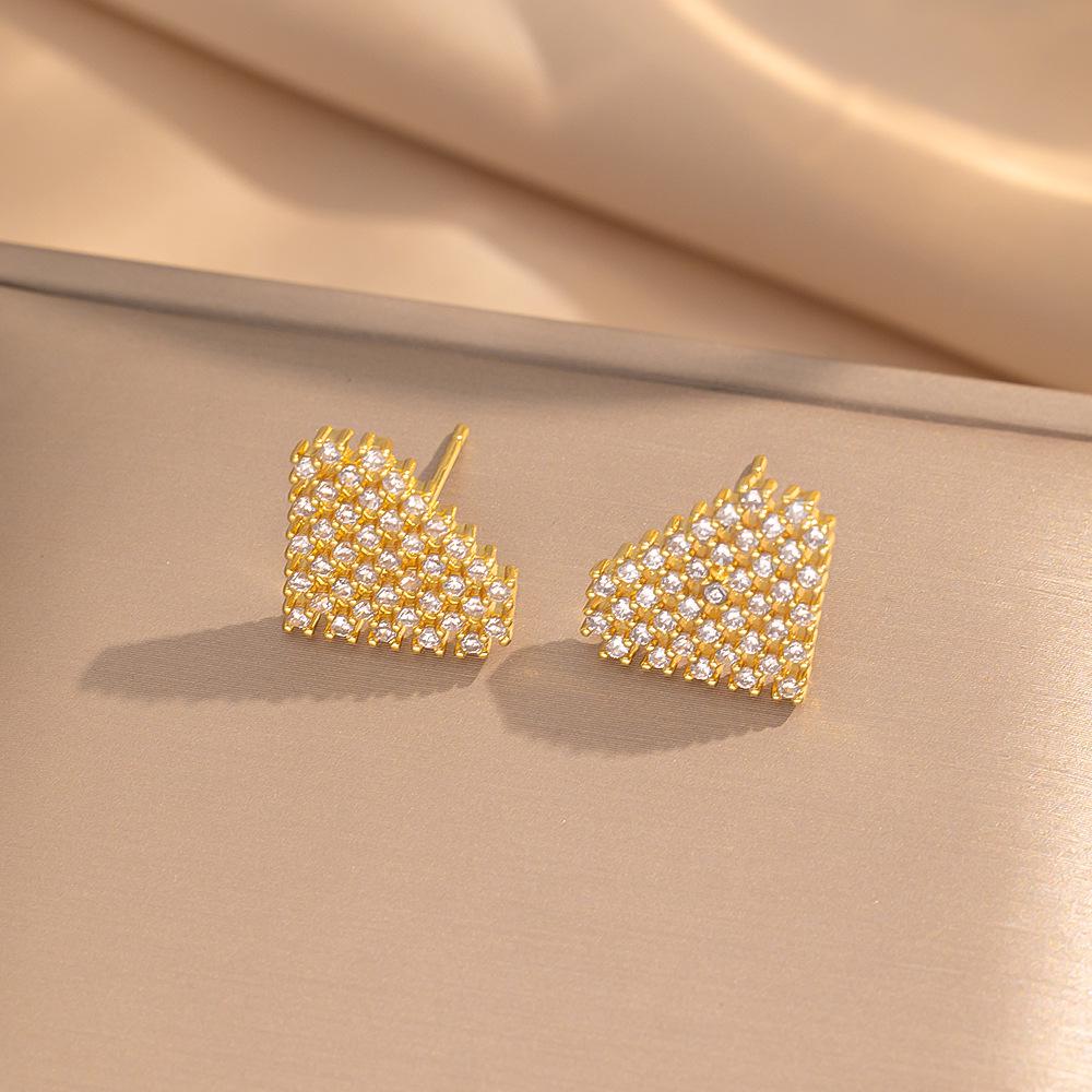 Eleganckie kolczyki sztyfty z cyrkoniami w kształcie koniczynki i misia - Nowy szykowny design