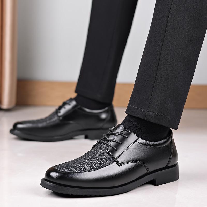 Fashion 2025 Spring Pointed Breathable Wedding Shoes for Men Fashion Designer Black Big Size Leather Shoes Male Lace Casual Dress Shoe