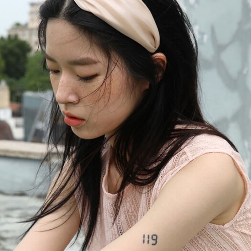 SORRY TOO MUCH LOVE Sharon Oganza Hairband_Beige