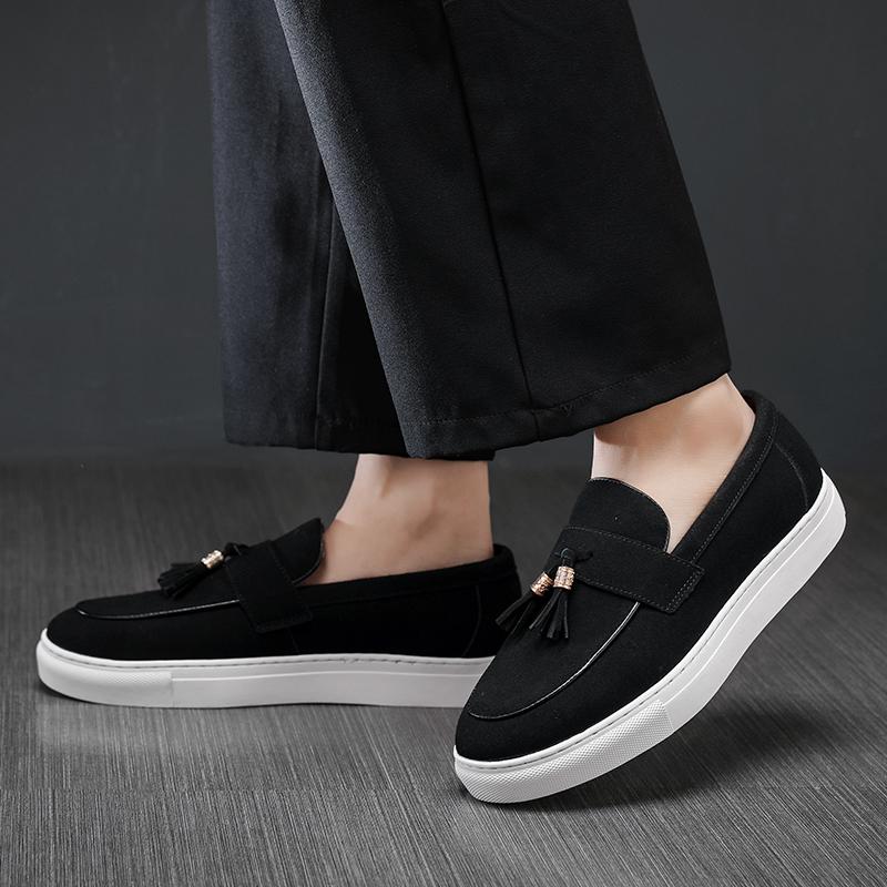 Fashion Trend Designer Britain Comfort Retro Pointed Tassels Suede Wedding Leather Shoes Men Walk Sneakers Daily Commute Casual Loafers