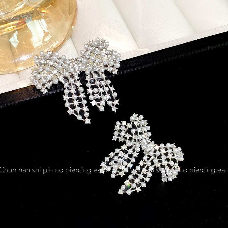 No Pierced Earrings, Sweet Bow, Slightly Inlaid Zircon Stud Earrings, Light Luxury, High-end Earrings, Design, Niche Earrings.