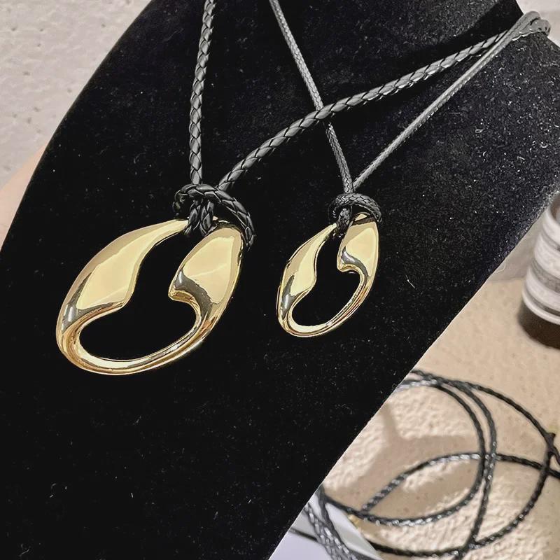 Niche Gold Metal Braided Leather Waist Chain - Simple Fashion for Autumn/Winter Coats