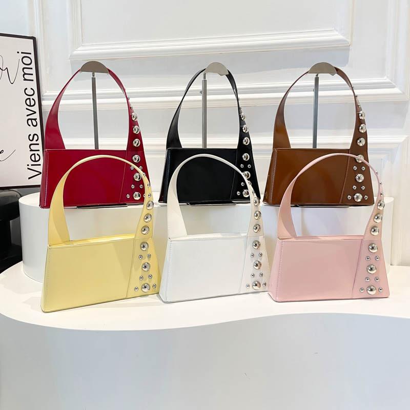 Personalized Rivet Small Bag Autumn 2025 New Korean Version Fashionable Simple Hand Bag Women's Shoulder Armpit Bag Tide