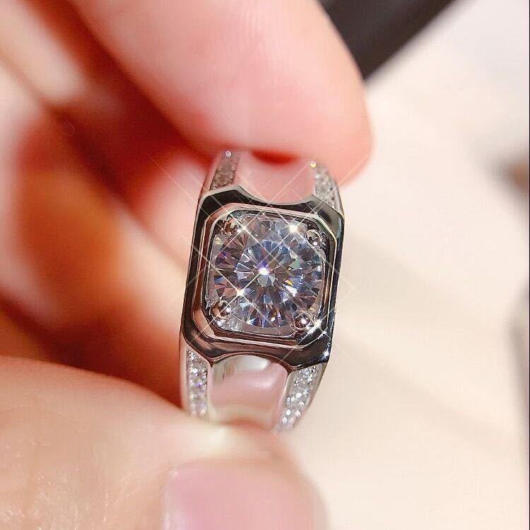 Pánský výrazný prsten pokovený 18karátovým bílým zlatem se simulovanými diamanty - Ideální pro páry