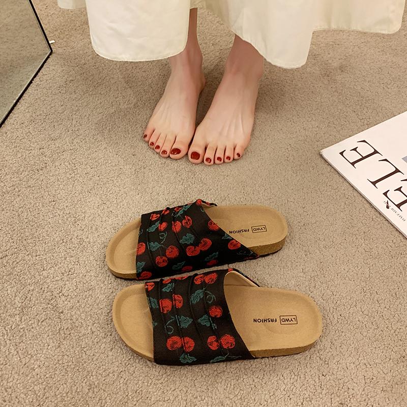Fashion 2025 Summer Thick Heel Sandals Women's Flip Flops Beachside Slippers Soft Bottom Platform Clogs Trendy Sensation Sole Shoes