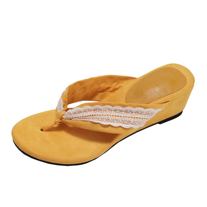 Popular Internet celebrity retro slope heel flip-flops women's summer wear 2025 new with skirt French cool slippers