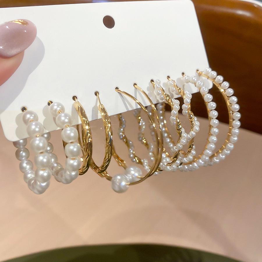 Серьги-кольца круглые с искусственным жемчугом в ретро-стиле  Серебряная игла  - Элегантные высококачественные украшения в французском стиле