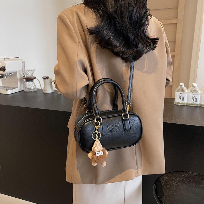 Autumn/Winter 2025 Women's Korean-Style Retro Bowling Crossbody Bag