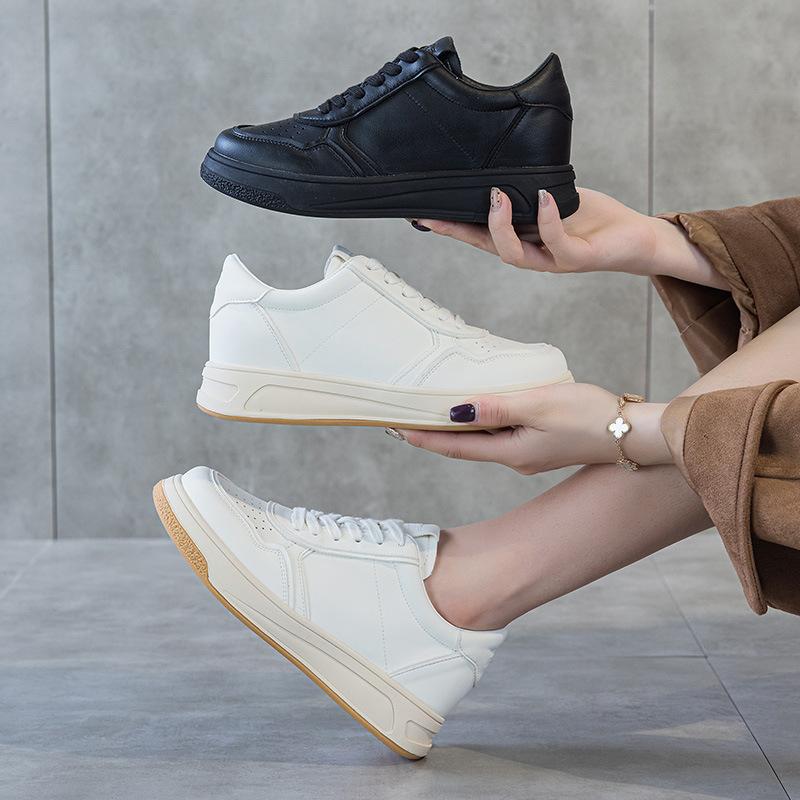 Leder Dicksohlen Erhöhung Kleine weiße Schuhe Damen Rundkopf Sportschuhe Neu Herbst Vielseitige Freizeit Board Schuhe