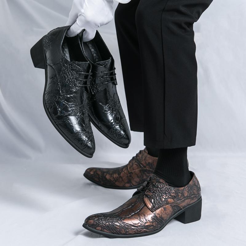 Mode Retro Herren Formelle Lederschuhe Schwarz Braun Schnürschuhe Business Komfort Büro Hochwertige Kleine Lederschuhe Bankettschuhe Herren