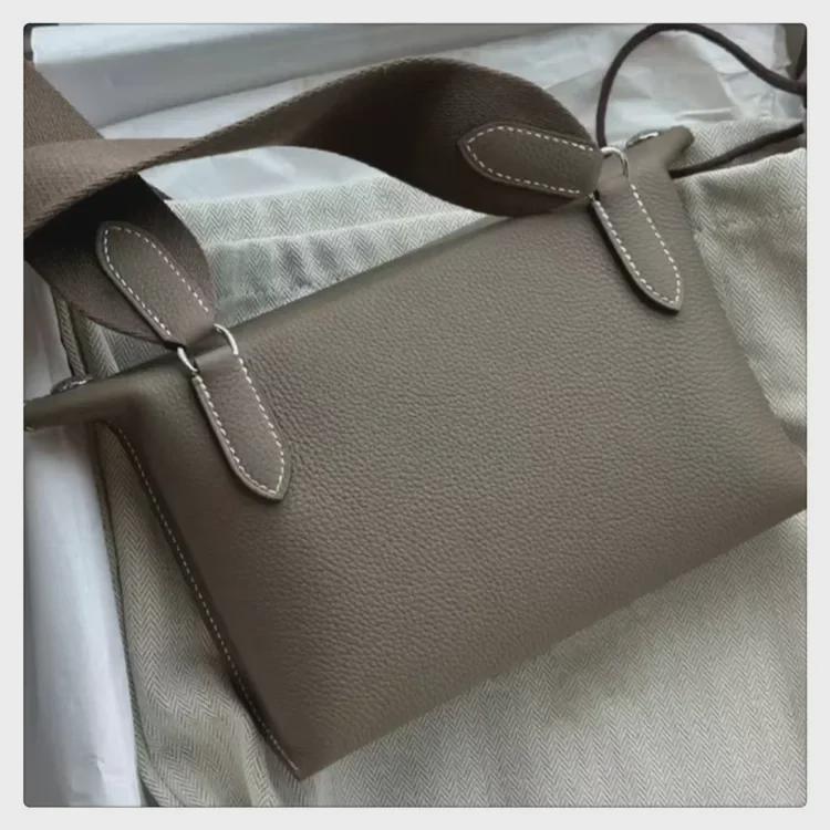 Luxusní kabelka Evelyn z hovězí kůže: Unisex podnos na večeři, design na hrudník, pas, rameno a crossbody