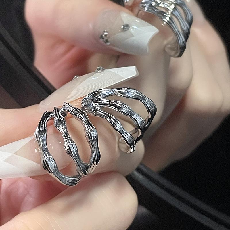 Fish Tail Coiled Earrings Trendy Cool Light Luxury Personality Niche Design High Sense Earrings Simple Earrings Women