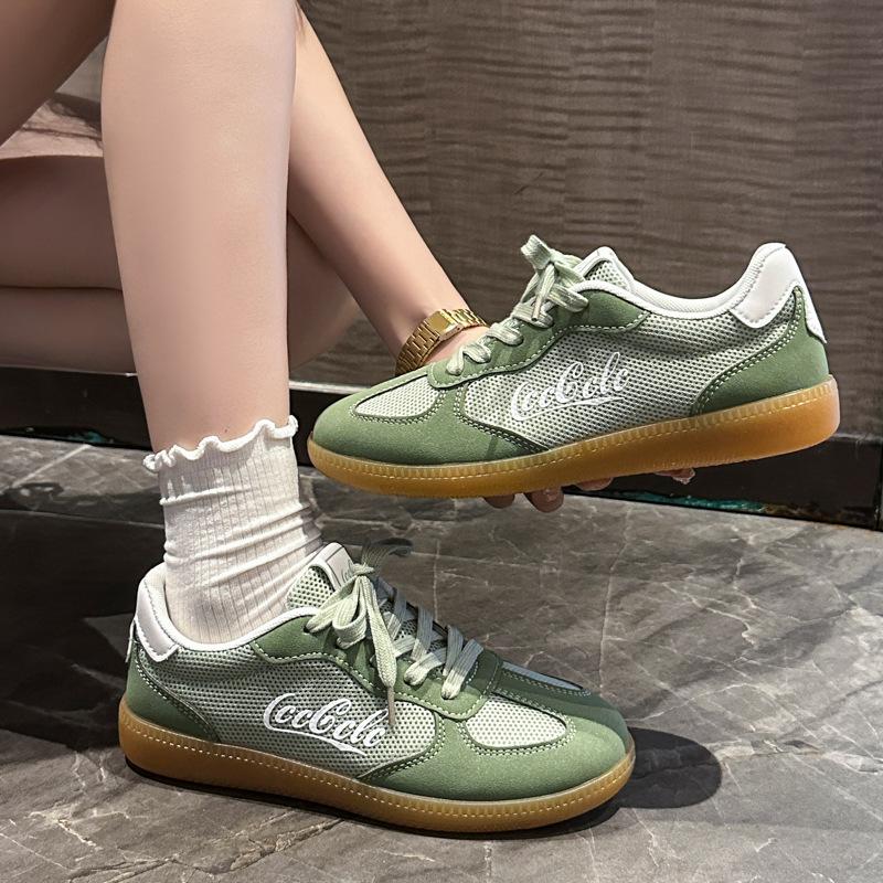 

2025 new couple s little white shoes large size women s shoes 41 to 43 board shoes summer breathable German training shoes with skirt shoes 40 зелёный