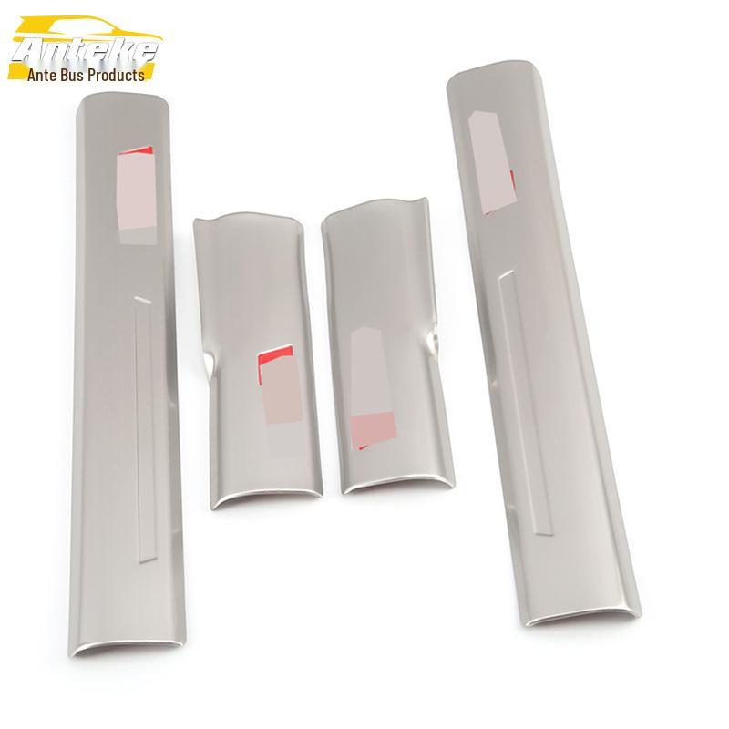 

Накладки на пороги из нержавеющей стали для 12-18 Q3