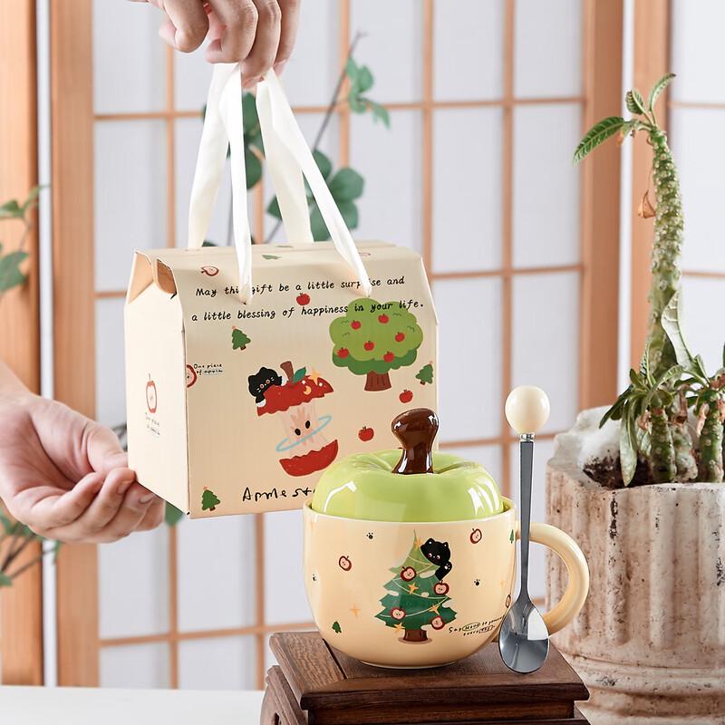 Праздничный набор керамических кружек с яблоками