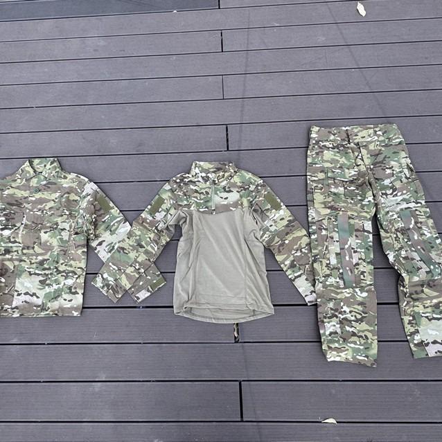 Costum de camuflaj AK Tactical Frog: Set Uniformă de Antrenament Camuflaj pentru Exterior, 3 Piese