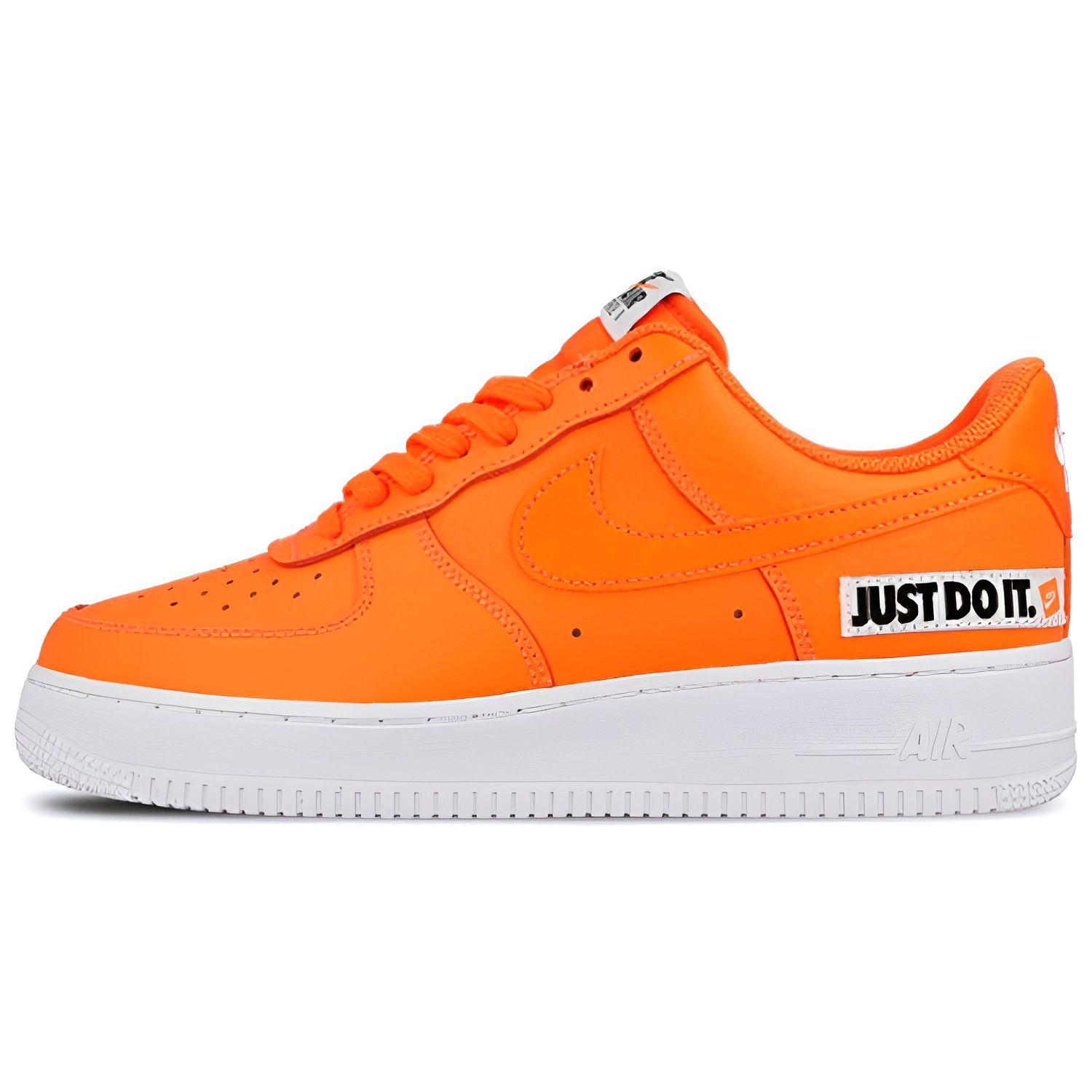 

Кроссовки унисекс Nike Air Force 1 Low Total Orange Бело-черные BQ5360-800