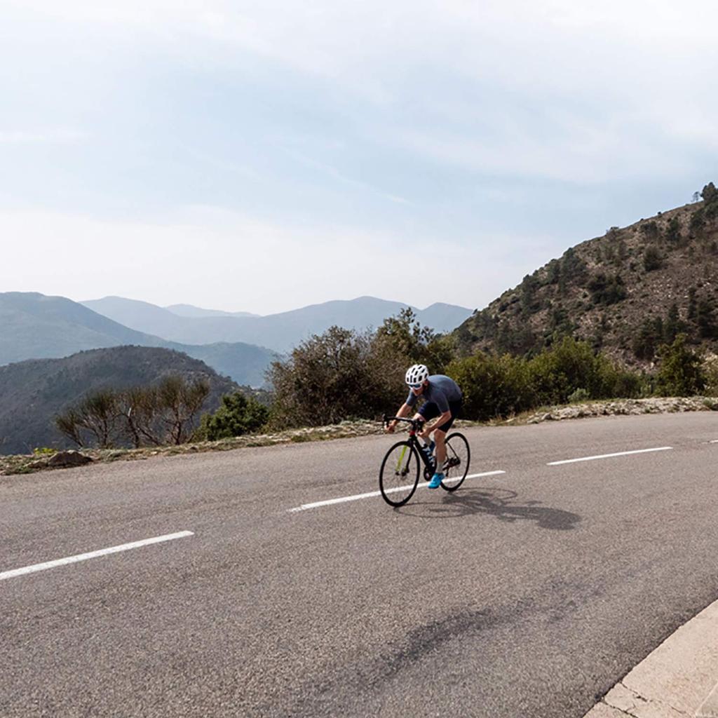 Genuine Schwalbe Pro One (406) TLE Type 20x1.10 Tubeless Easy Kevlar Bead Tires (Part Number: 11653951) for Road and Race Use, Black