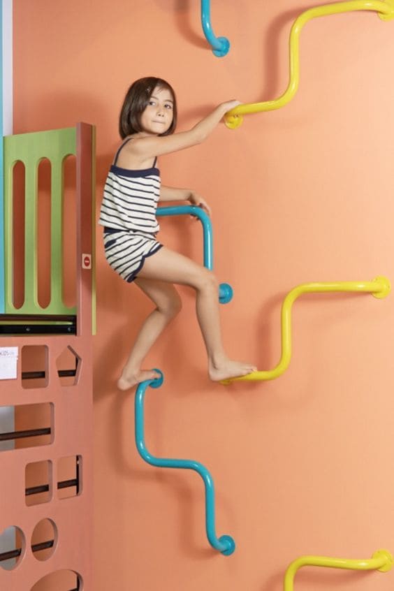 curved ceiling pull-up bar grey