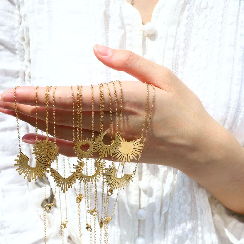 Wind Simple Sunflower Titanium Steel Women'S Short Necklace Radial Pattern Stainless Steel Necklace