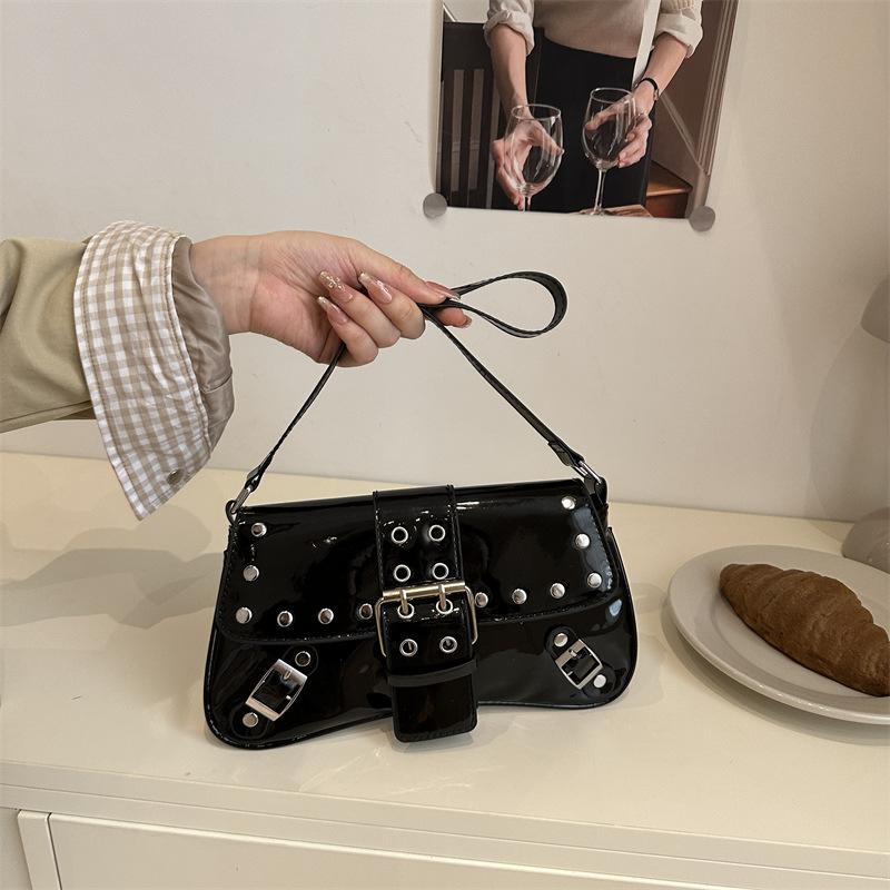 

Willow nails sweet and spicy commuter versatile armpit bag women s fashion Spice girl style niche design sense new personalized shoulder bag чёрный