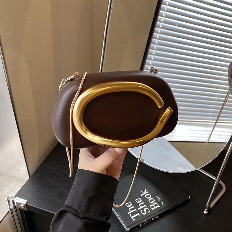 Street Style Ladies Handheld Evening Bag Pu With Metal Handle And Magnetic Closure