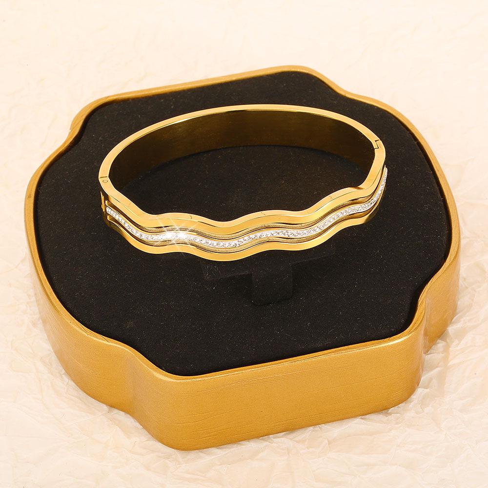 High-End Titanium Steel Women's Bracelets with Diamonds - Fashionable European & American Design, Non-Fading, Niche Style