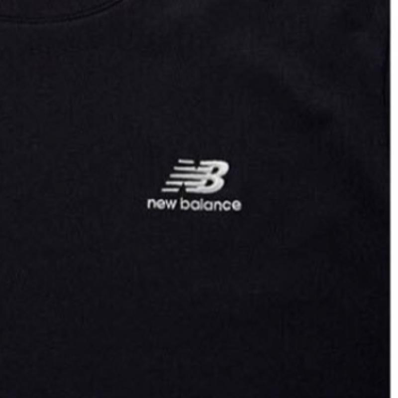 New Balance Club  Nbndd11013 Bk Essential Long Sleeve Tee Standard Fit Unisex Sweatshirt