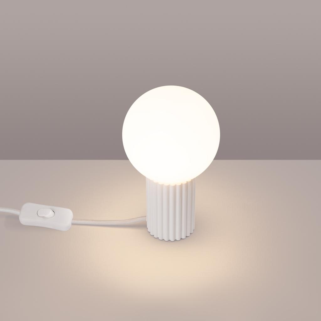 Halo desk lamp white