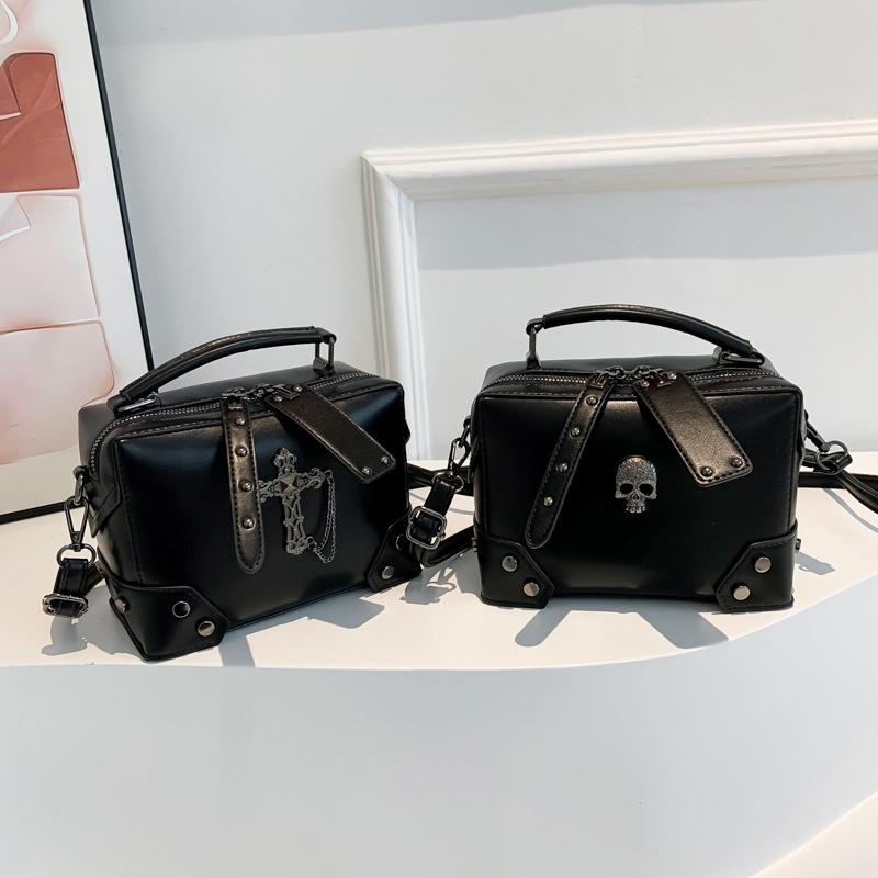 Women Gothic Punk Square Small Crossbody Handbag with Top Handle Skull Crosses Chain PU Leather Shoulder Lady Bag Handbag Purse