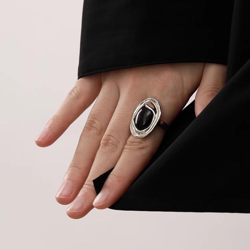 Women's Black Oval Zircon Retro Open Ring - Heavy Industry Hip Hop Style, Versatile, Fashionable Index Finger Ring