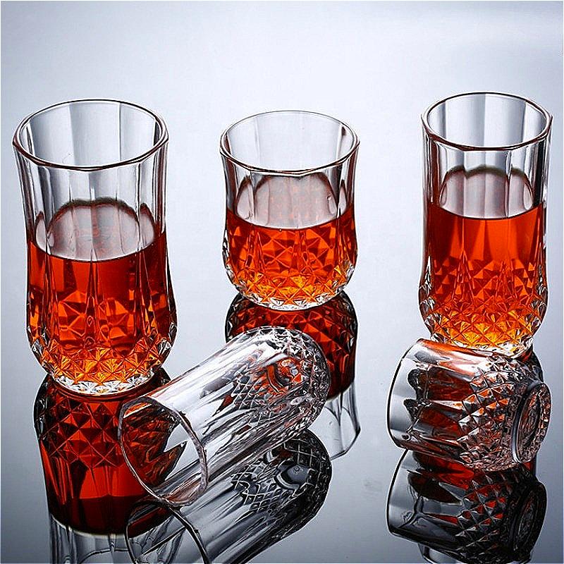European Style Whiskey Glass Diamond Relief Glass Cup Classic Design Cocktail Glass Elegant Glassware for Personal and Party Use