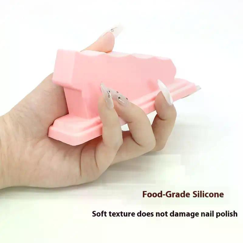 1 PCS Soft Silicone Nail Art Finger Support Stand Rest Holder for Gel Polish 3D Painting Drawing Coating Nail Salon Accessories