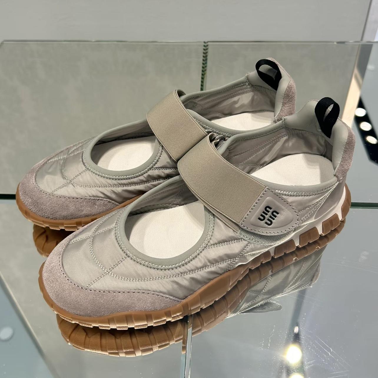 

Cowhide version~ niche leather casual shoes soft sole inner height increase round head Velcro thick bottom flat bottom shallow mouth single shoes wome 40 серый