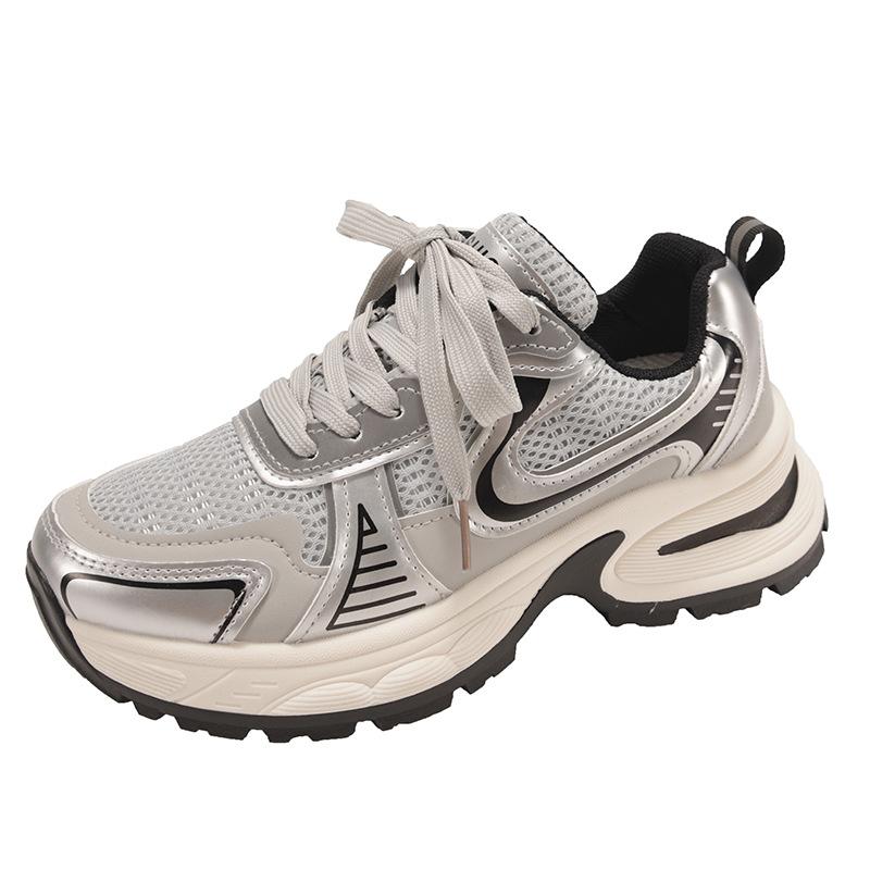 Trend versatile, showing feet, small platform dad shoes, women's 2025 new autumn and winter lightweight and heightening casual sports shoes