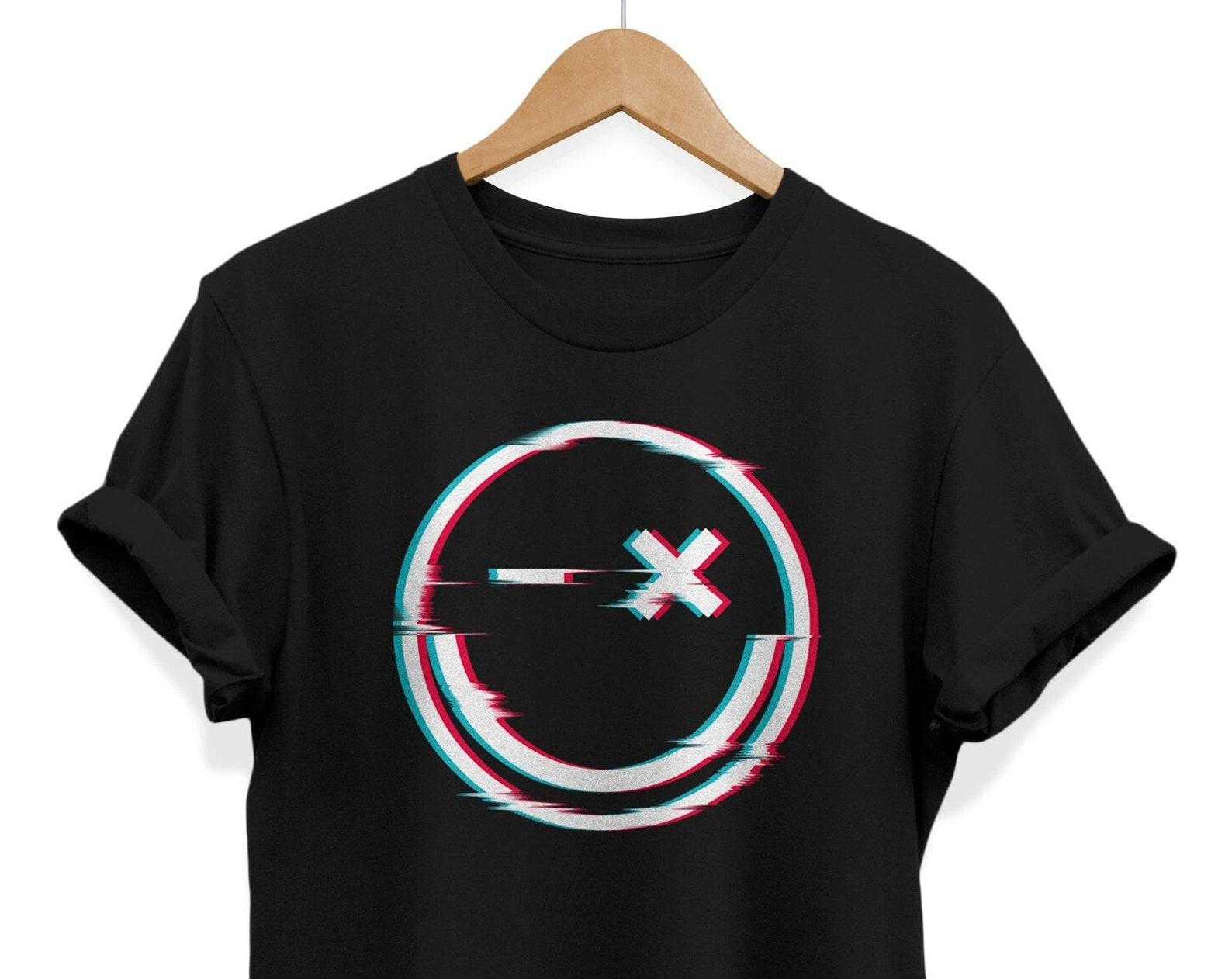 Glitch Smiley T-Shirt: Edgy Grunge Streetwear S