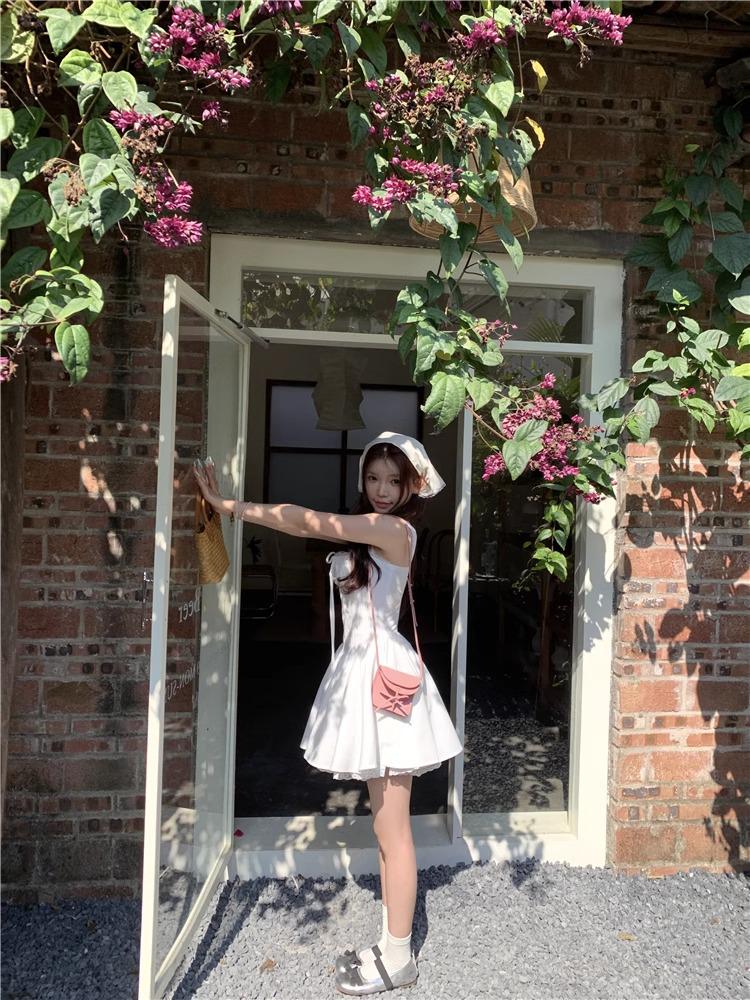 Pure White Moonlight Camisole Dress - Flattering Korean Style for Petite Girls, Sweet Waist-Cinched Short Skirt