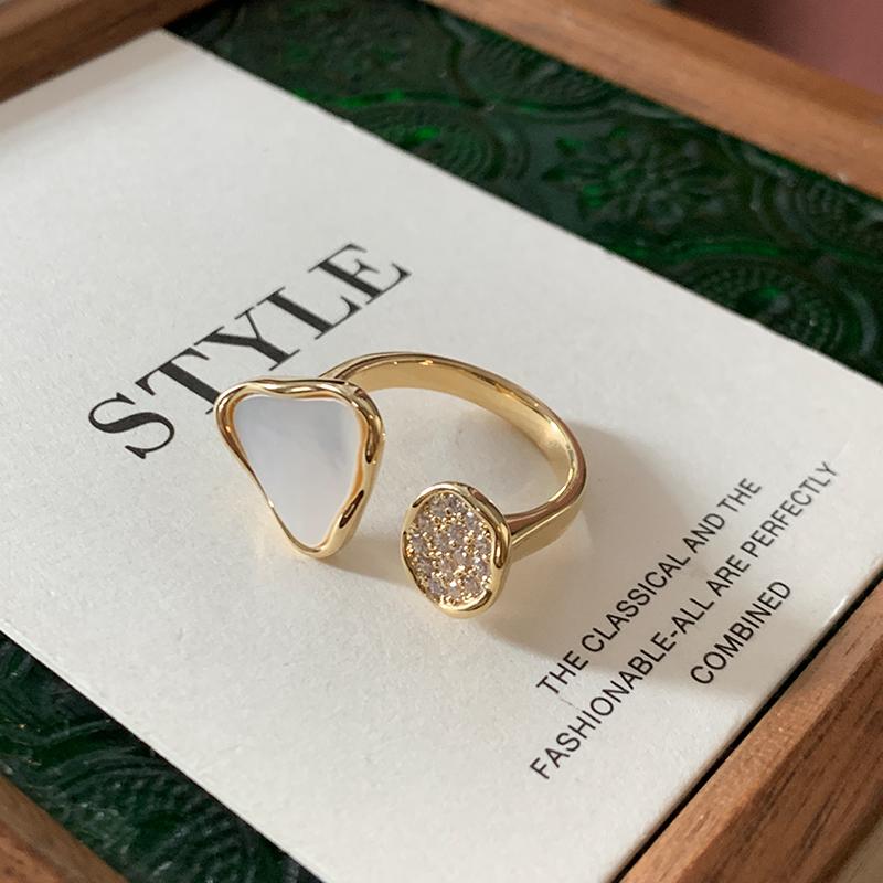 

2026 New Design Triangle Beimu Zircon Inlaid Open Gold Color Rings For Women s Finger Accessories Luxury Jewelry Valentine s Day resizable&Gold-color белый