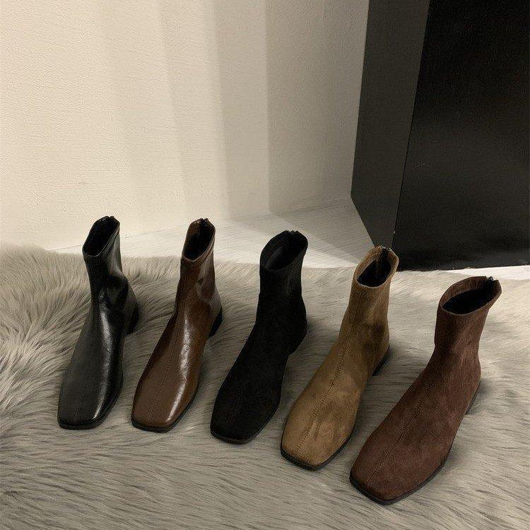 Bottes Courtes Épaisses Rétro Coréennes à Bout Carré en Daim Polyvalentes Raccourcissantes pour Femmes Automne Hiver