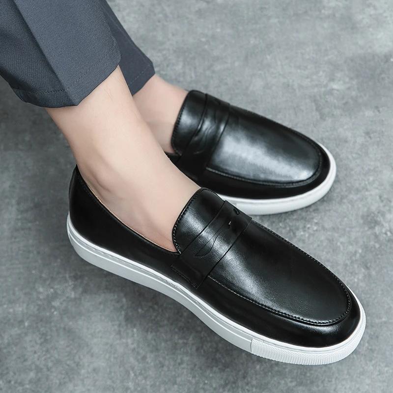 Fashion Men's Leather Shoes Loafers Casual Shoes Slip-on Sneakers Male Dress Shoes Light Breathable Flats Round Toe Comfortable Footwear