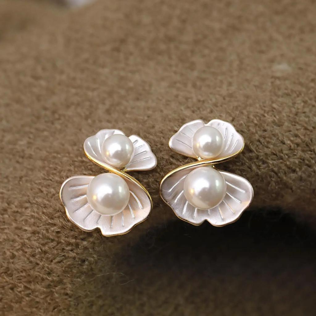 Elegant Shell Pearl S925 Silver Ear Needle Stud Earrings Women's Fashion New Style Luxury Gentle Minimalist Geometric Jewelry