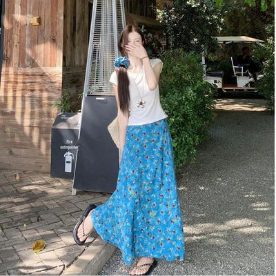 Korean Style Women's Autumn 2026 Two-Piece Set: Floral Oil Painting Half Skirt & White T-shirt with Hair Tie