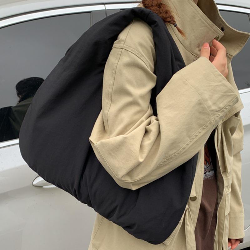 Lazy Wind Women's Shoulder Bag Retro Simple Literary Underarm Bag Femininity Commuter Women Tote Bag