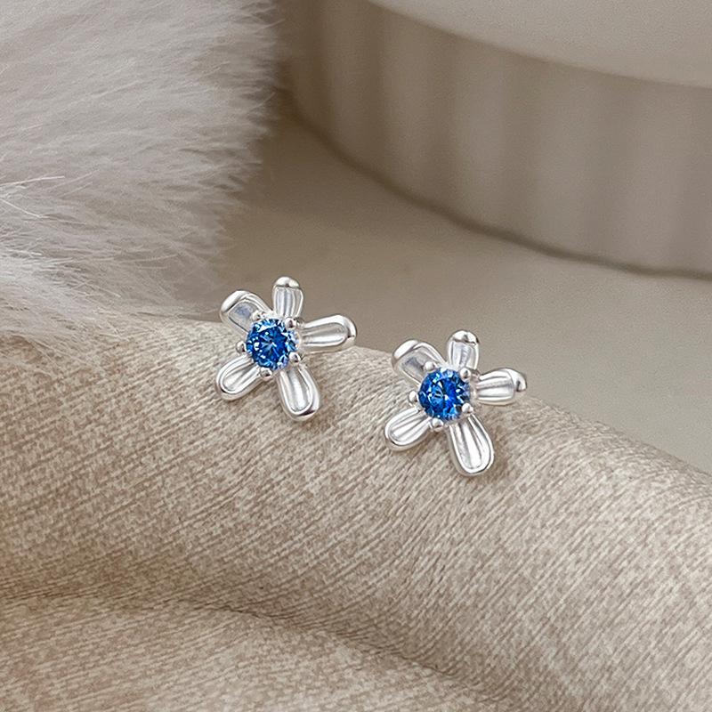 Versatile Blue Diamond Flower Stud Earrings for Women - Fresh, Trendy, Light Luxury