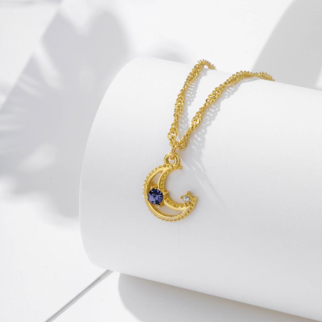 Beautifully Alloy Crafted Moon And Leaf Pendant Necklace With Dazzling Embellishments Rhinestone