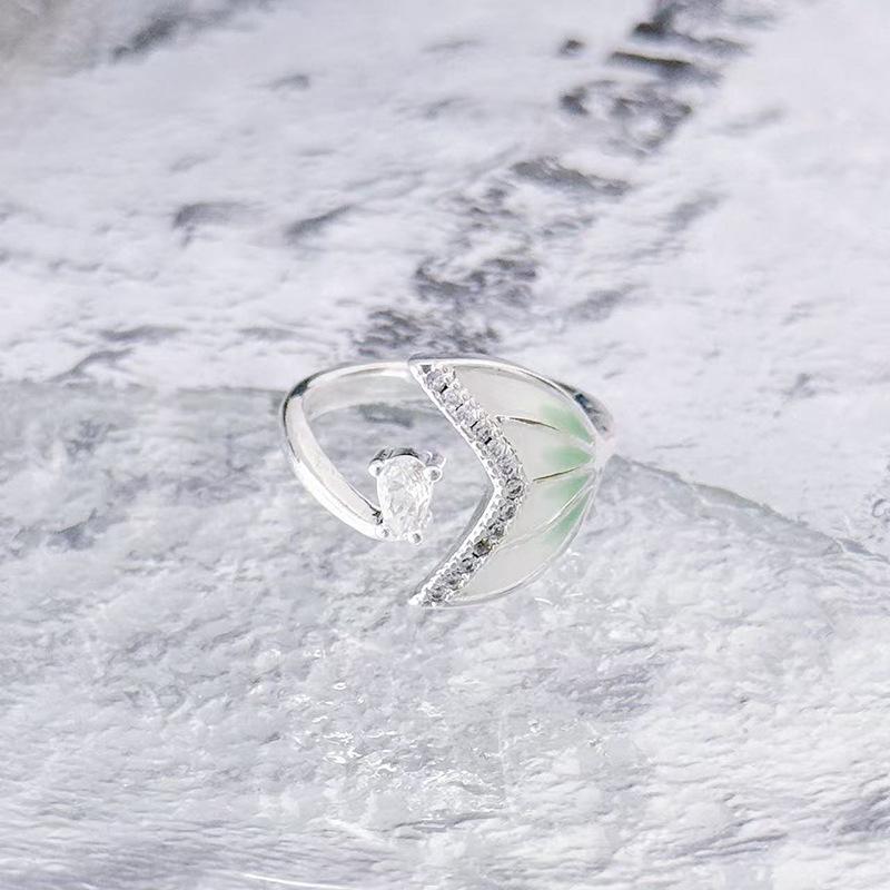 Retro Emaille Verschmiert Grau-Grün Schmetterling Personalisierbarer Öffnungsring Damen Weiß Exquisite Blume High-End Super Fee Ring