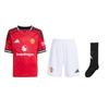 adidas Günlük Spor Takım Manchester United 25/26 İç Saha Çizgili V Yaka Kısa Kollu 3 Parça Set Çocuk Takımları JP3019