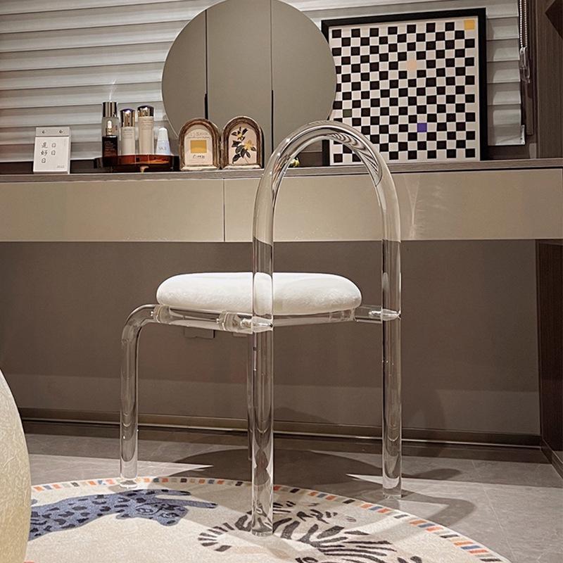 Transparenter Acryl-Make-up-Stuhl: Nordisches einfaches Design, ideal für Schlafzimmer oder Esszimmer