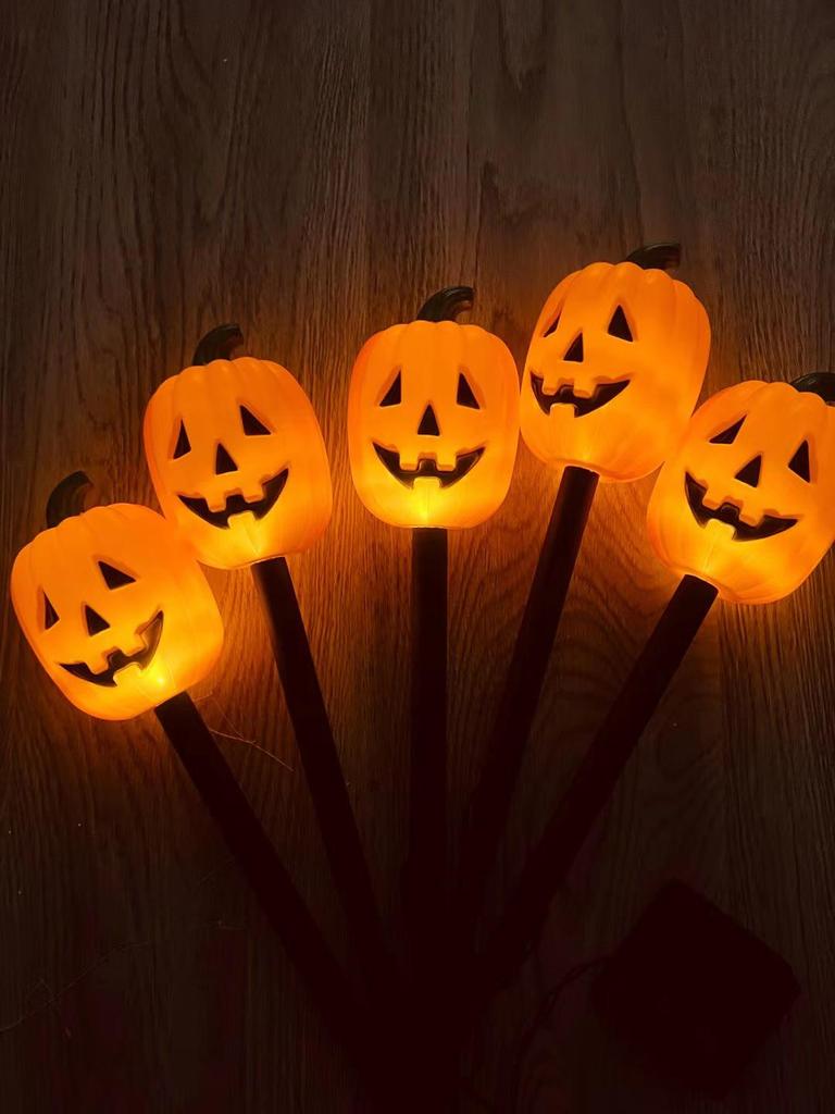 Solar LED Halloween Pumpkin & Skull Lawn Light